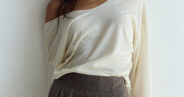 Лонгслів з розрізами на рукавах