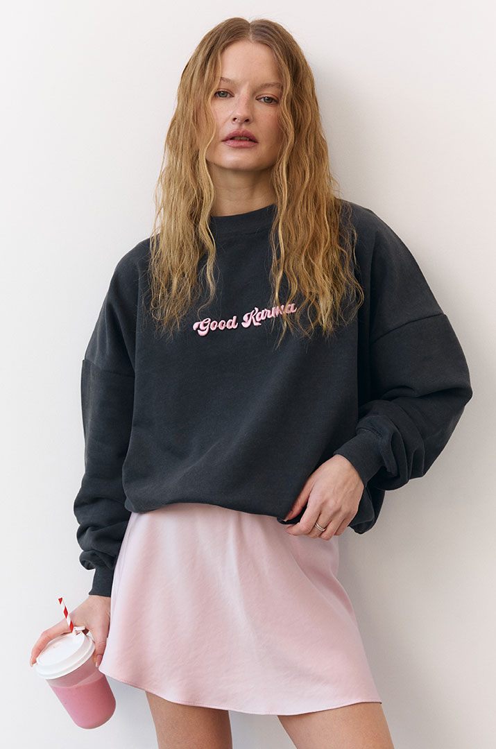 Світшот з вишивкою "Good Karma"