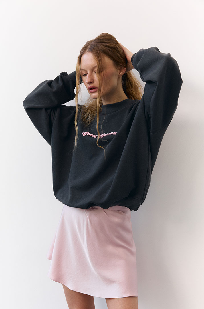 Світшот з вишивкою "Good Karma"