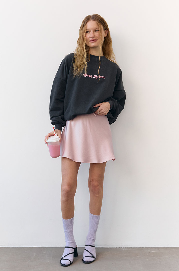 Світшот з вишивкою "Good Karma"