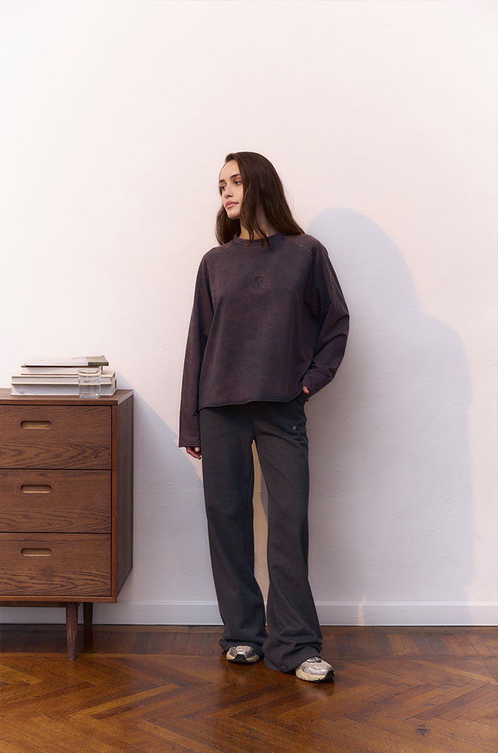 Лонгслів з вишивкою виварений