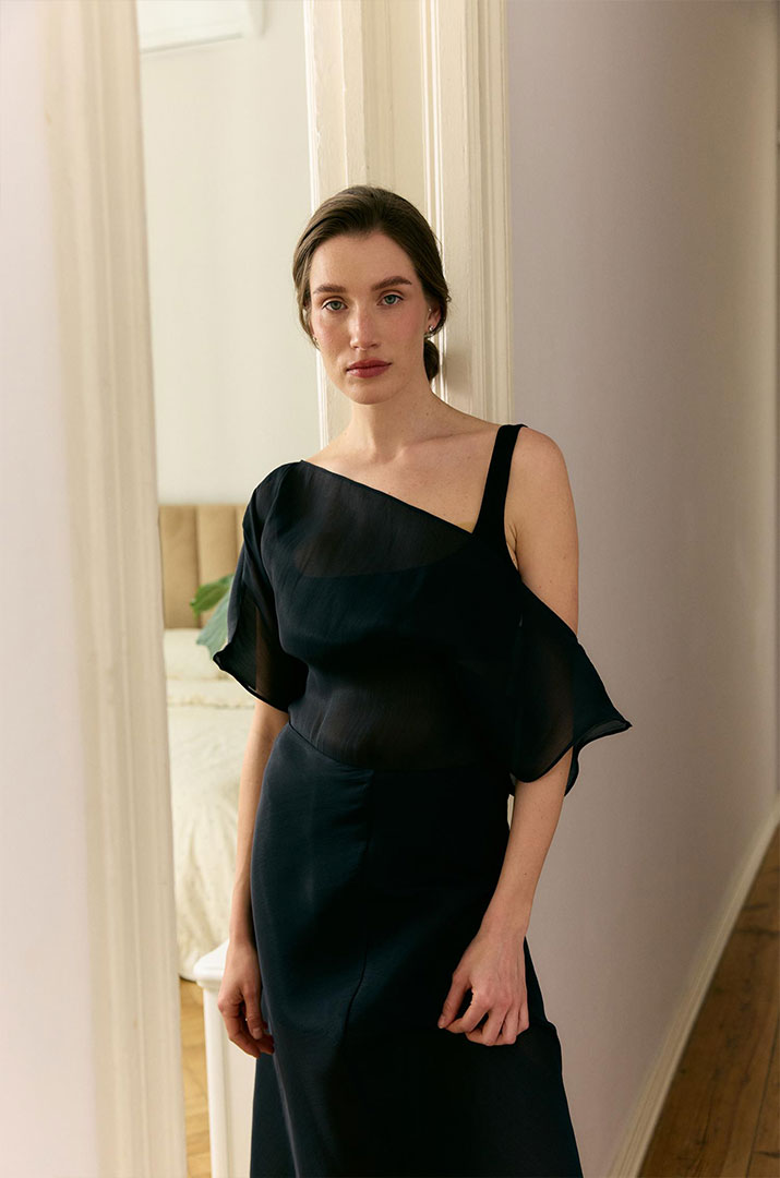 Спідниця міді