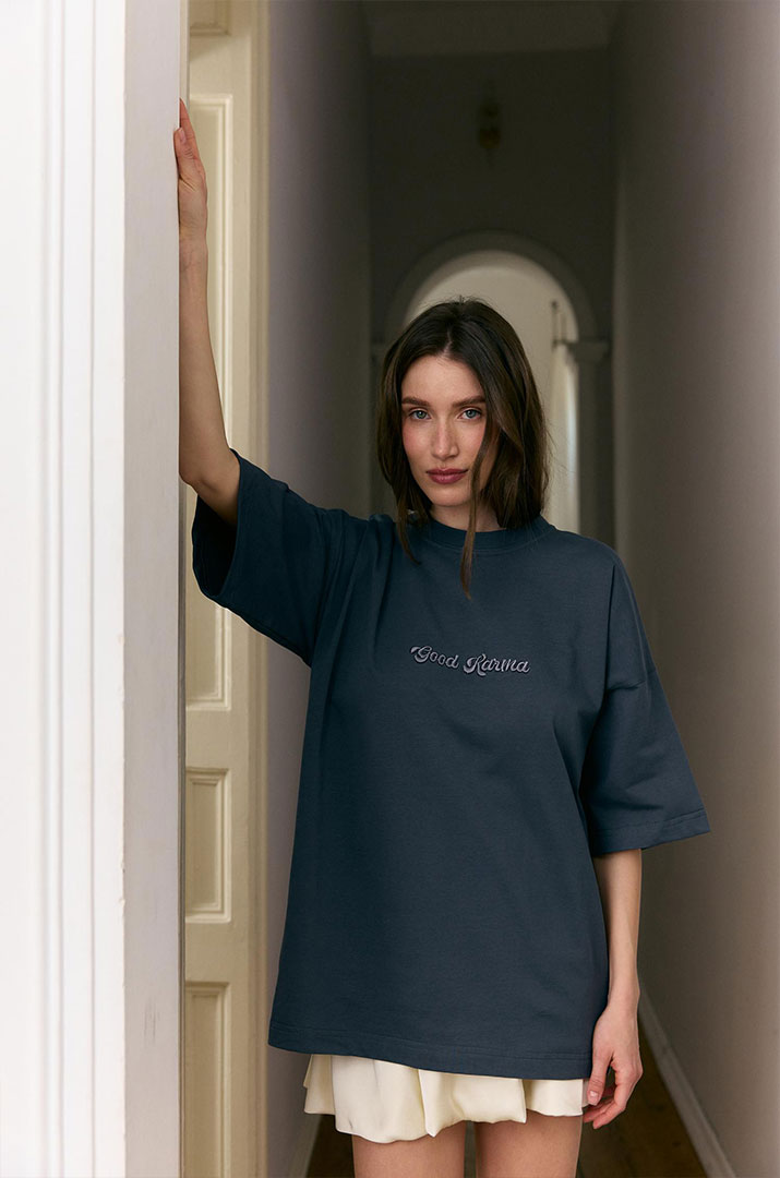 Футболка з вишивкою