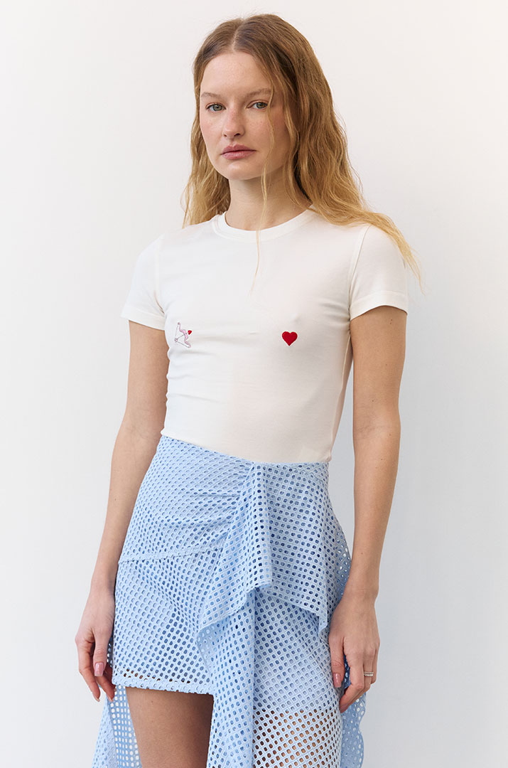 Футболка з вишивкою 