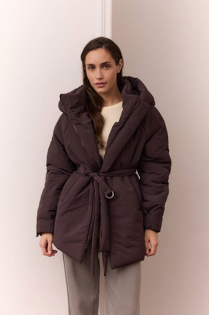 Куртка зимова з поясом