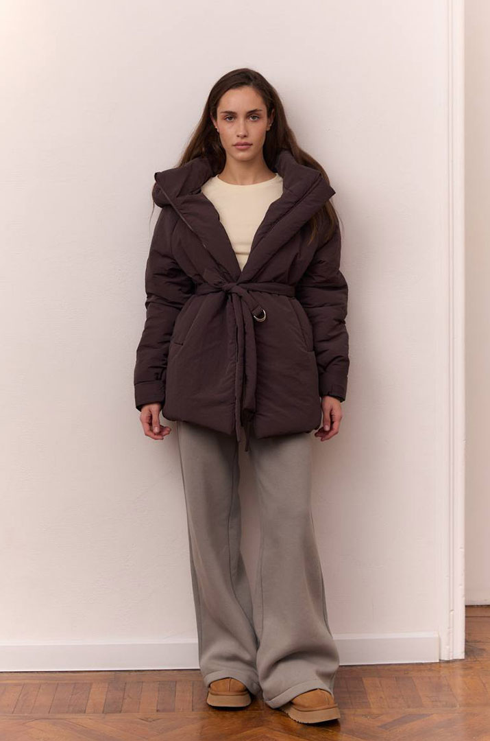 Куртка зимова з поясом