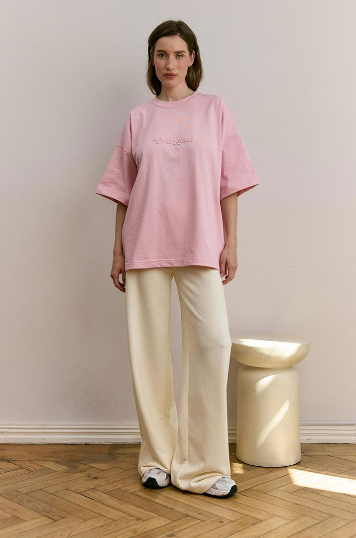 Футболка з вишивкою