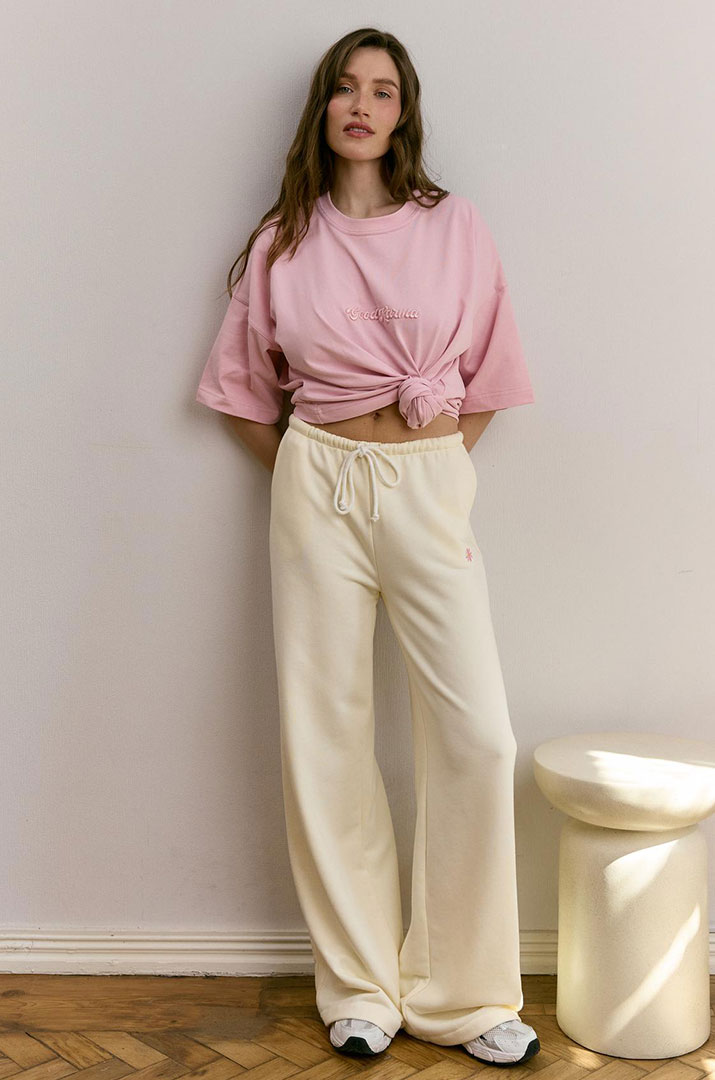 Штани з вишивкою