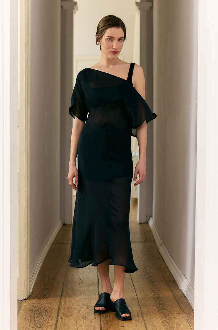 Спідниця міді