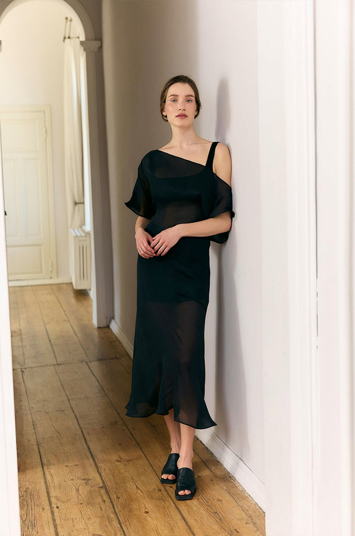 Спідниця міді