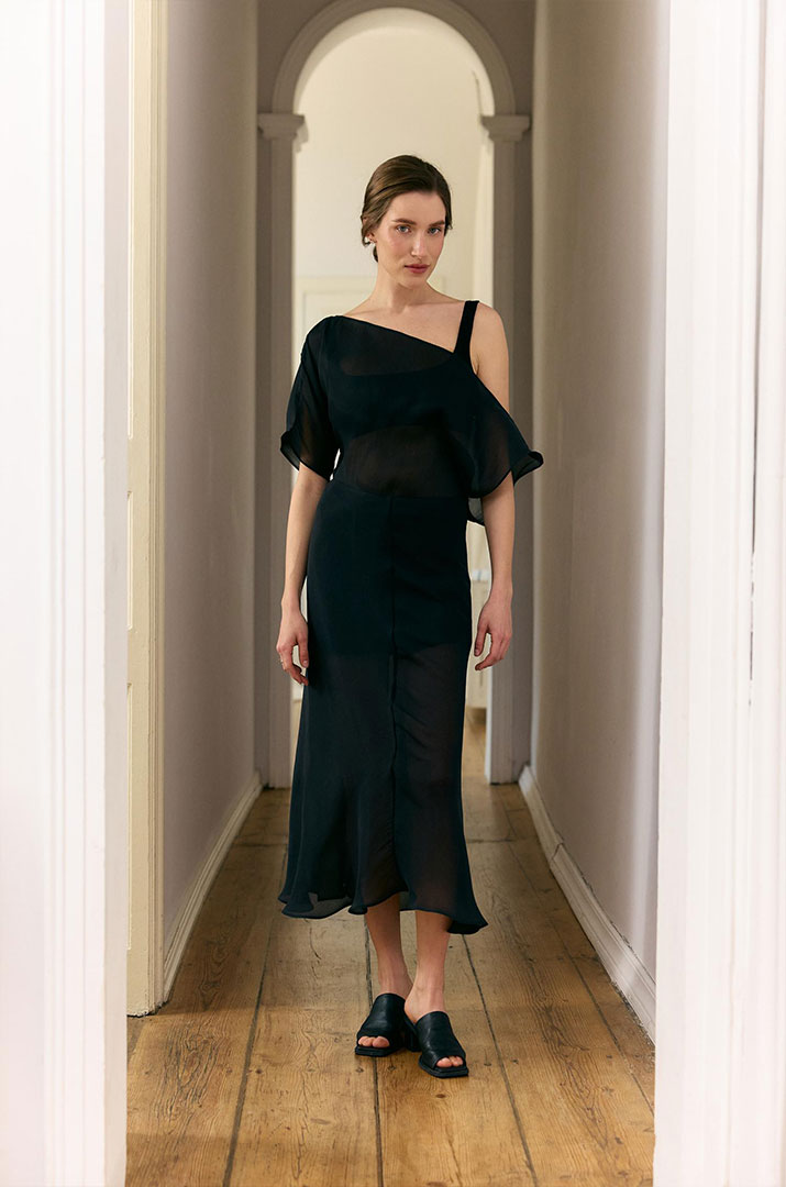 Спідниця міді