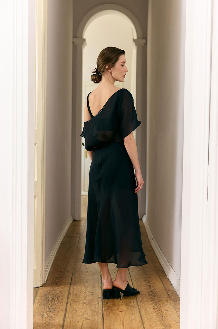 Спідниця міді