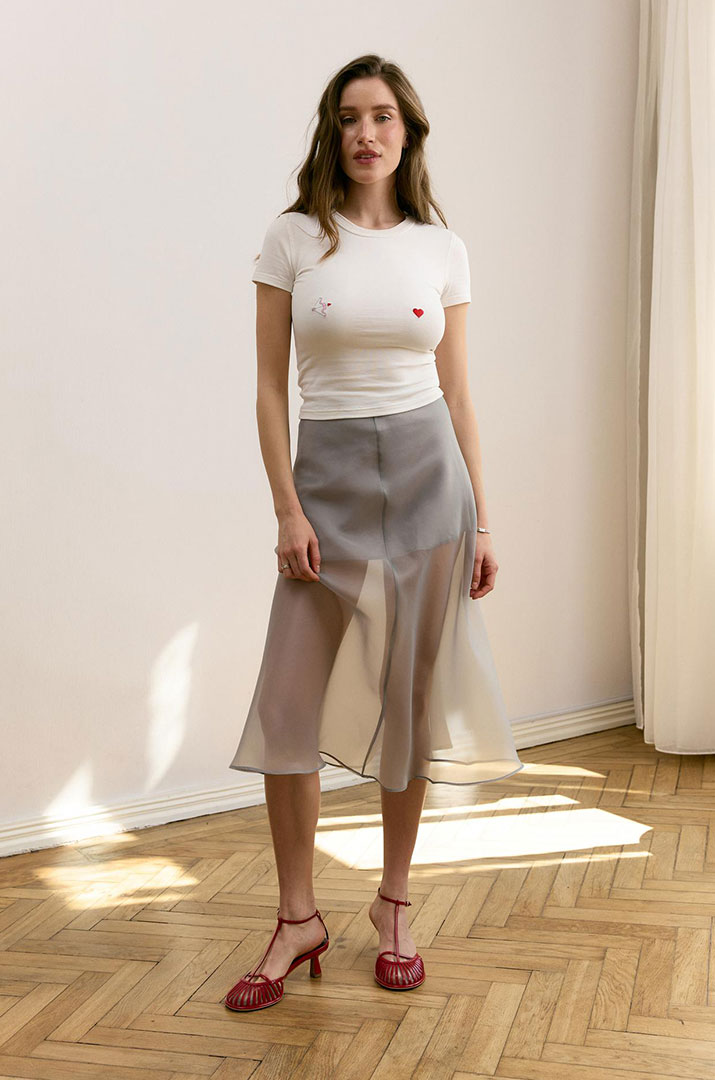 Футболка з вишивкою 