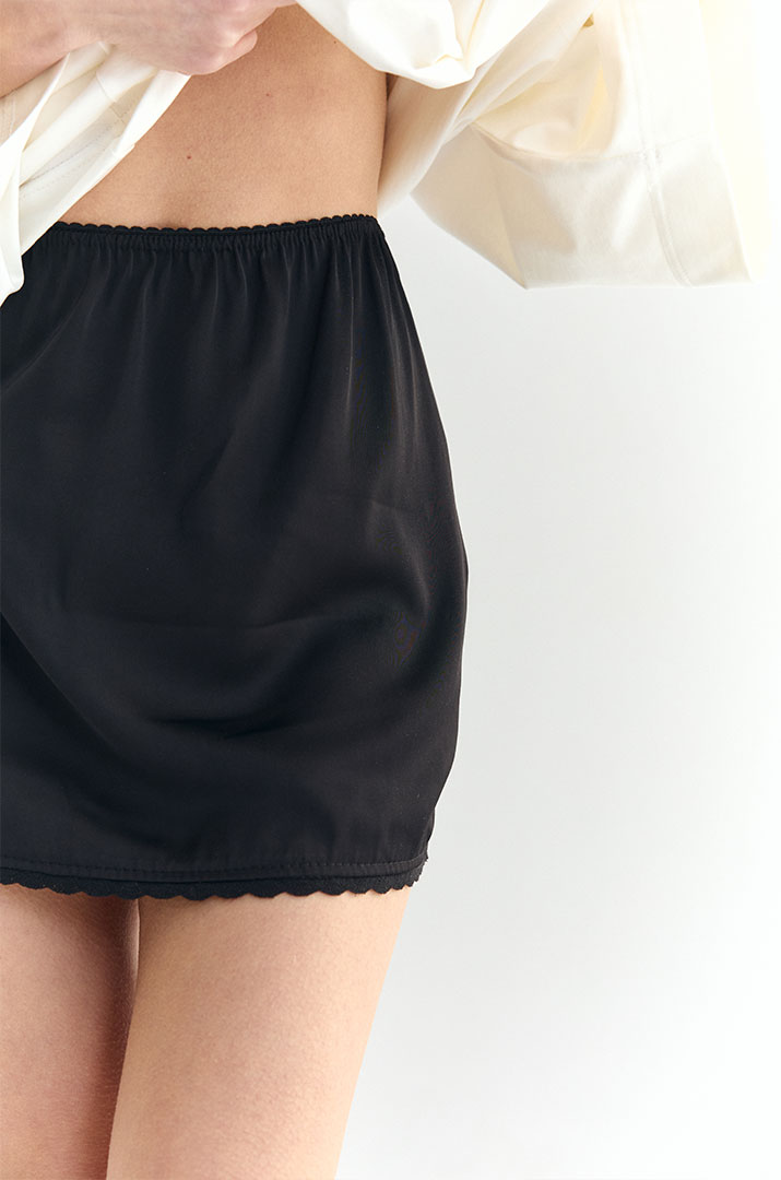 Спідниця міні з мереживом