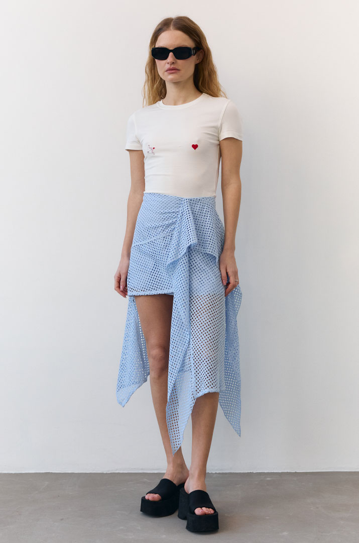 Футболка з вишивкою 