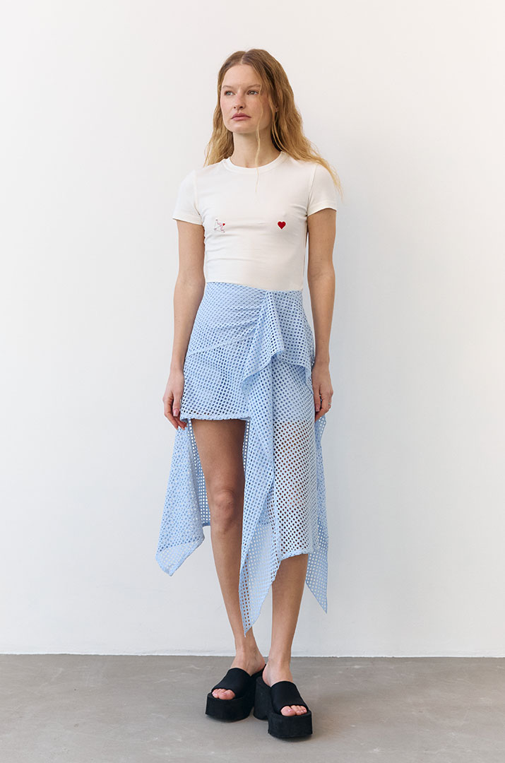 Футболка з вишивкою 