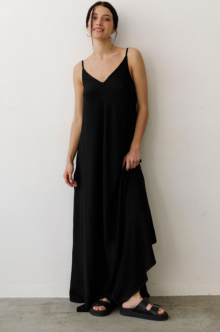 Сукня з розрізами